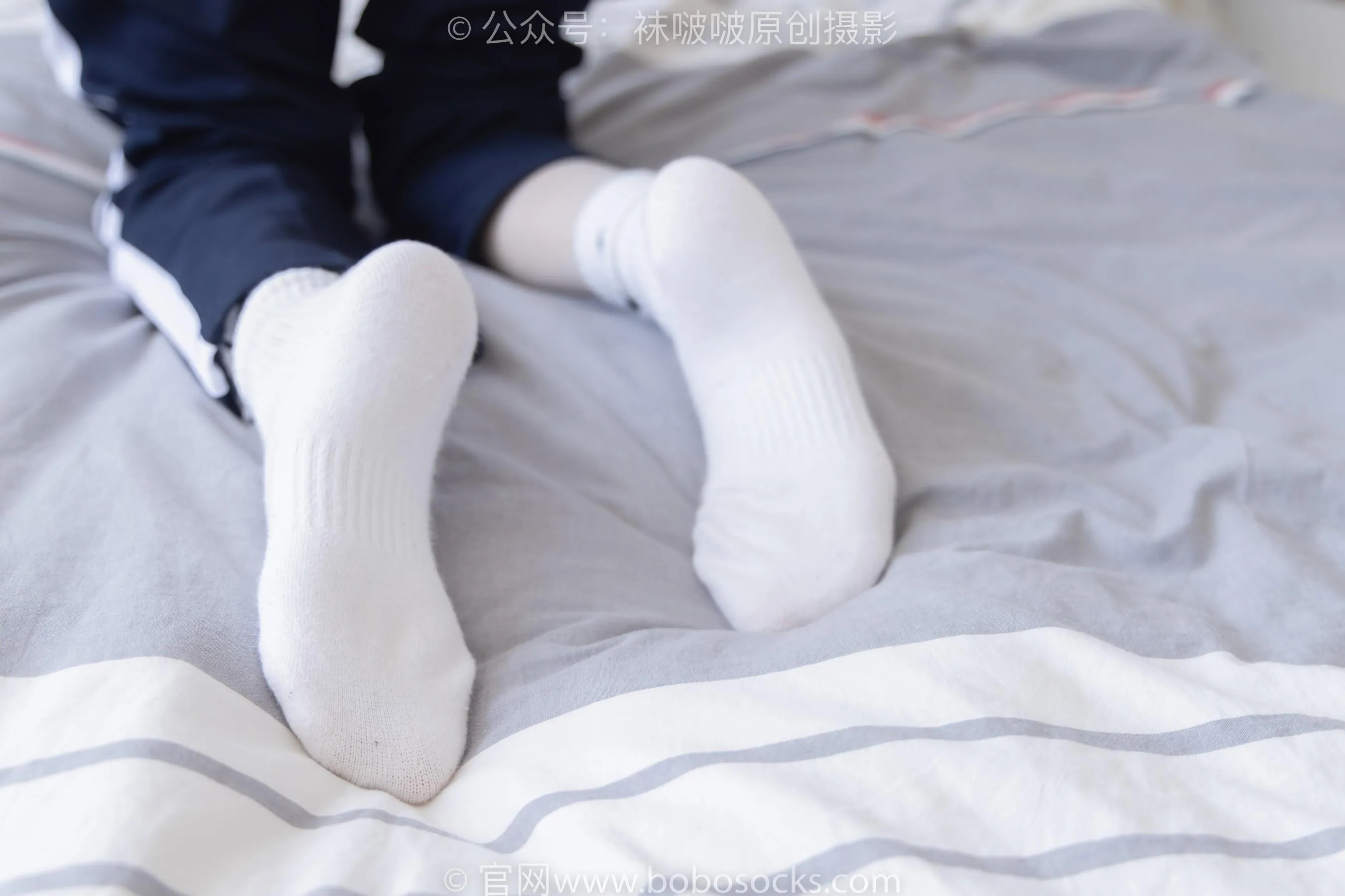[BoBoSocks袜啵啵]NO.207 稚予-aj板鞋、白棉袜、油亮白丝、校服裤里丝 [87P]插图7